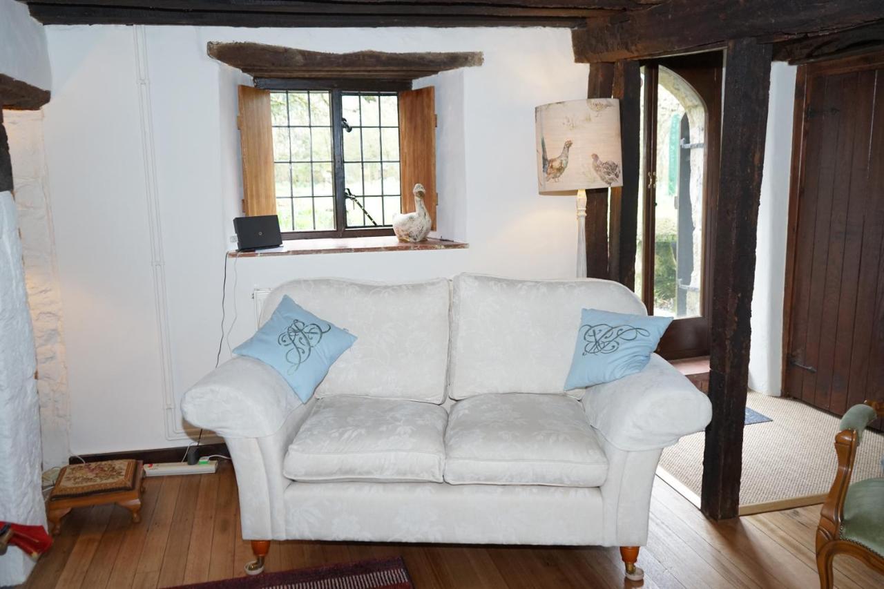 Character 2 Double Bedroom Cottage In Shaftesbury Kültér fotó