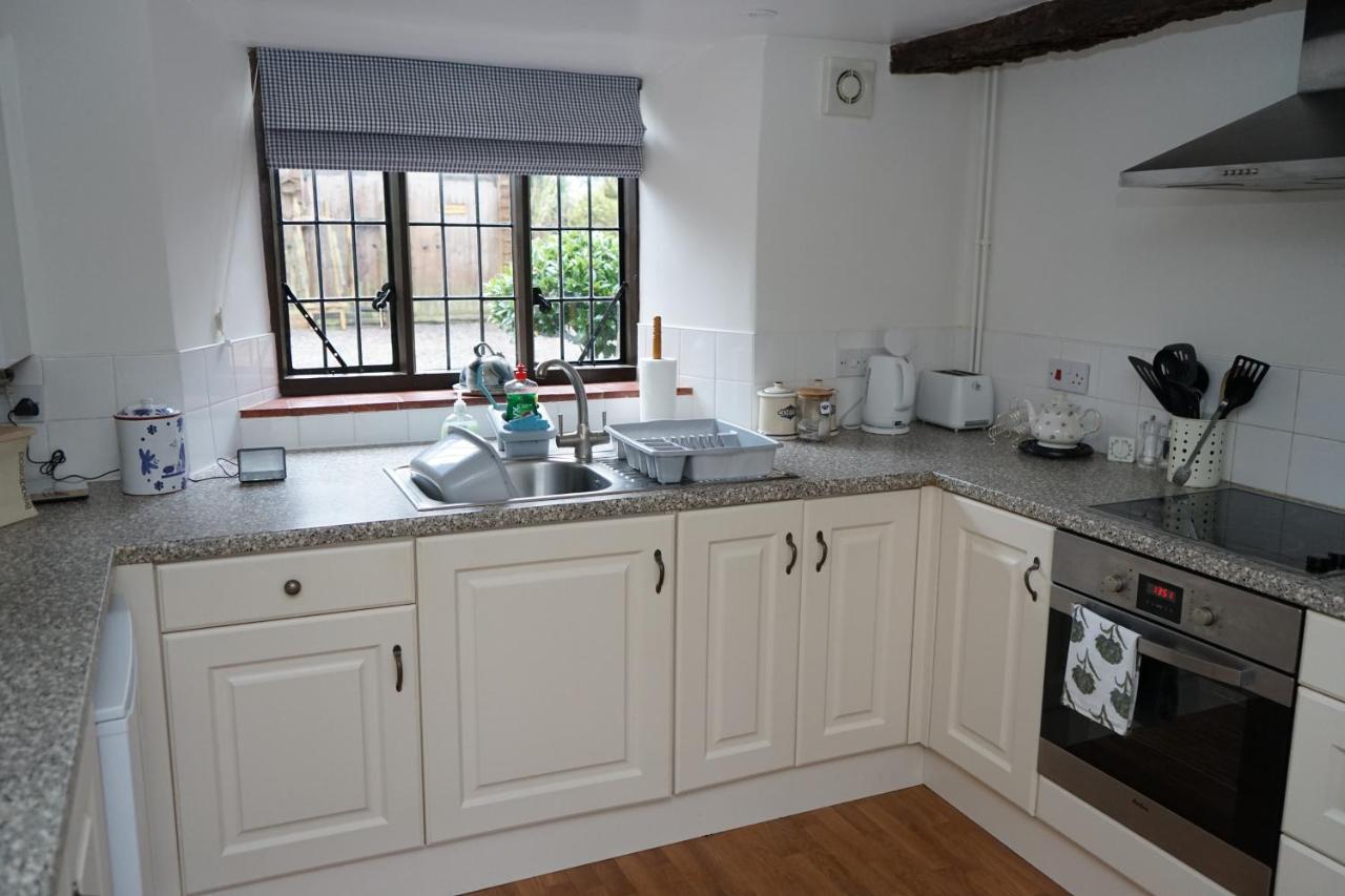 Character 2 Double Bedroom Cottage In Shaftesbury Kültér fotó